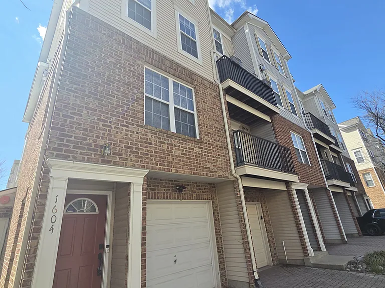 1604 Post Oak Dr #55 — Photo 2