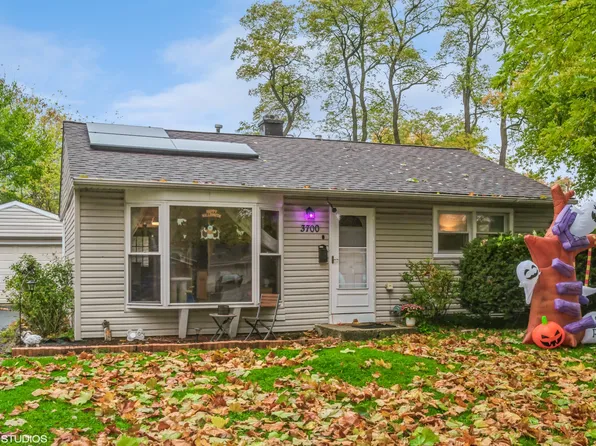 3700 Holly Ln, Rolling Meadows, IL 60008