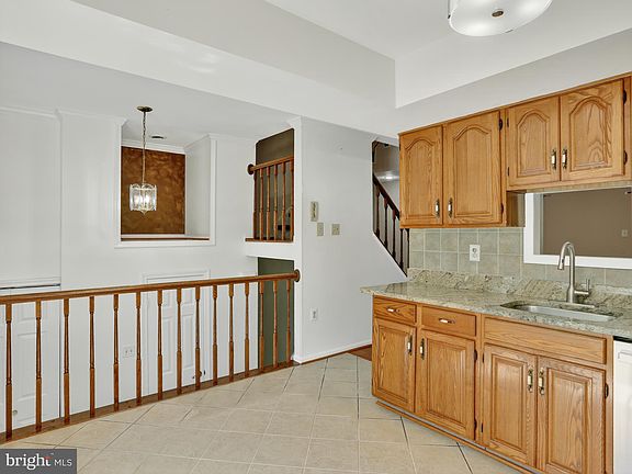 3rd image of 5702 Mason Bluff Dr