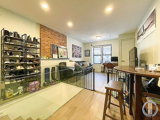 1st image of 43 W 68th St #1A