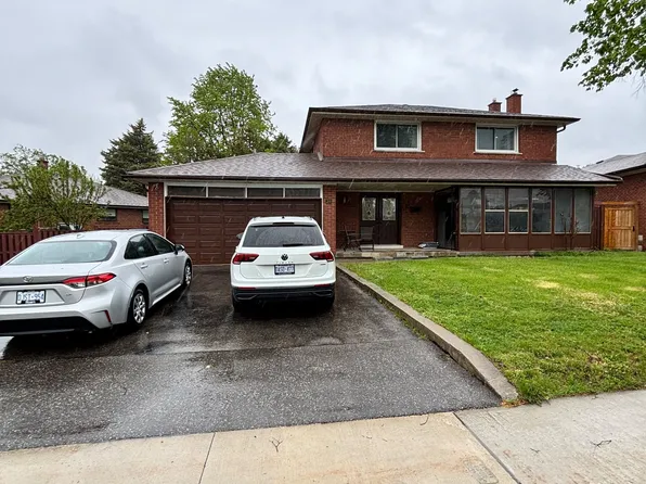 28 Keegan Cres, Toronto, ON M3J 1G2