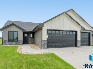1201 E Wayne Pl, Tea, SD 57064