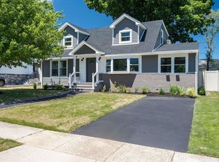4051 Wicks Ave, Seaford, NY 11783