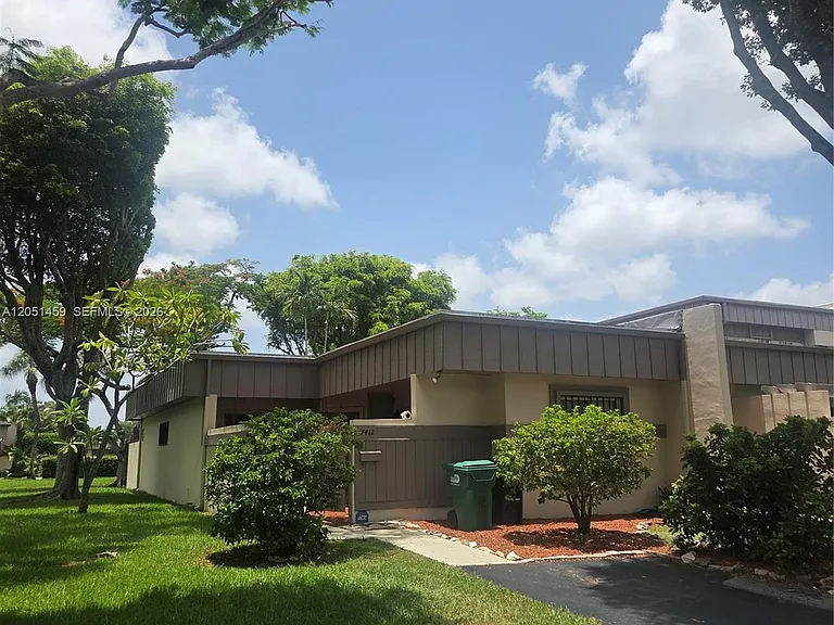 7412 SW 105th Pl #0 — Photo 2