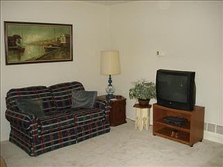 1st image of 664 Mawyer Dr