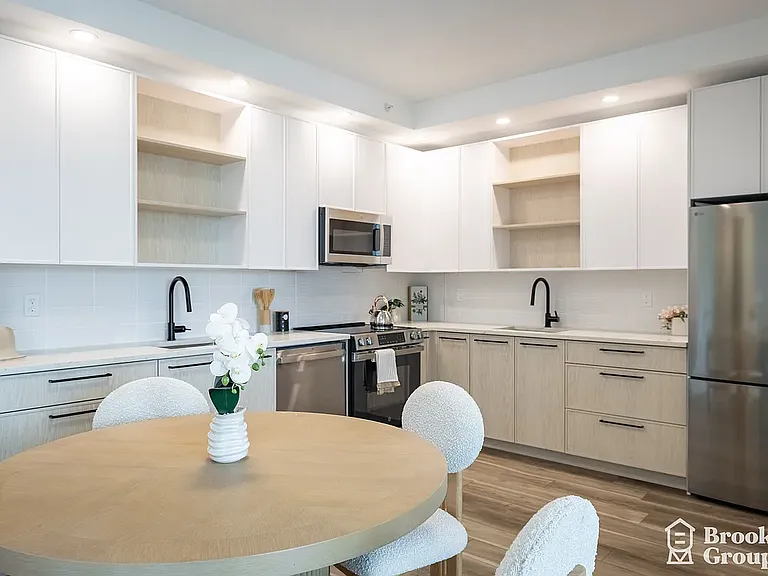 3009 Avenue I #4J — Photo 2