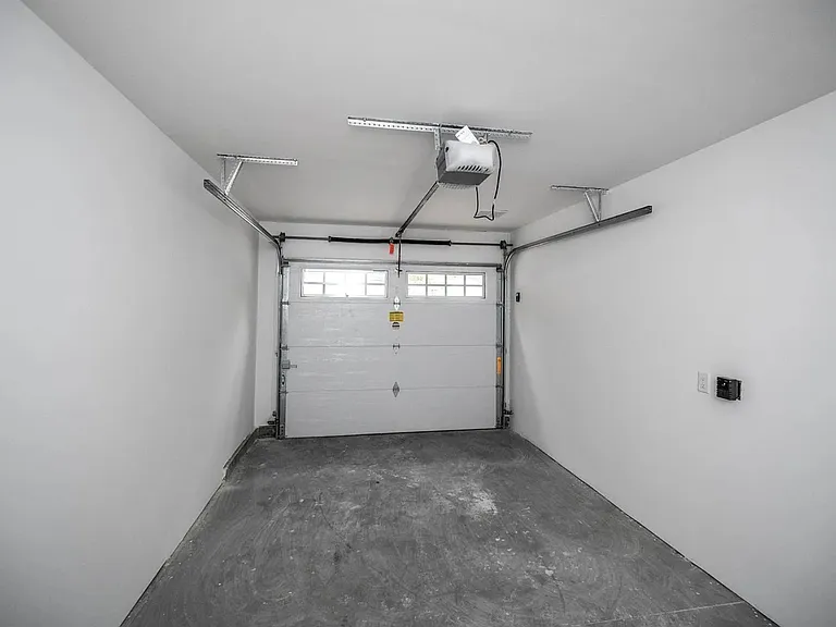 Harriet Apartments — Photo 25