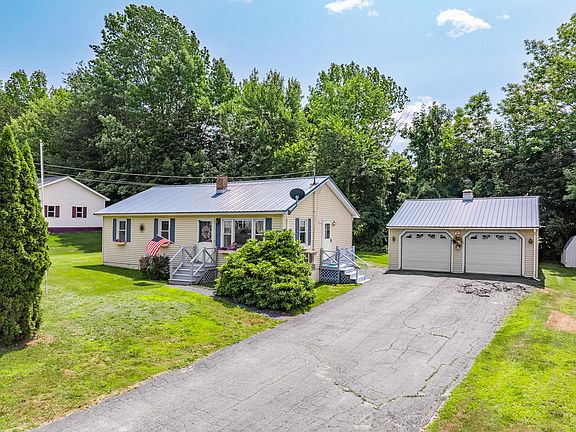 3rd image of 9 Tibbetts Drive