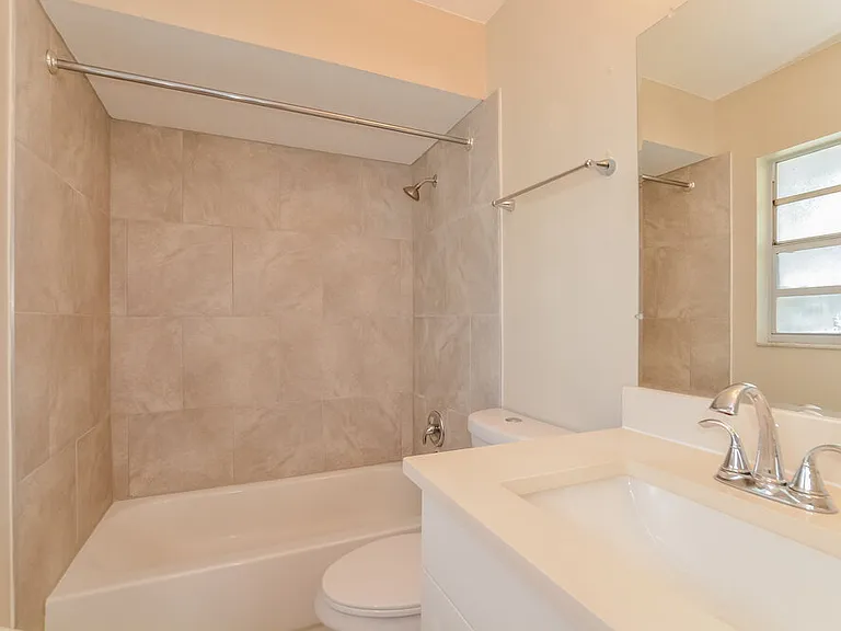 1448 La Paloma Cir — Photo 15