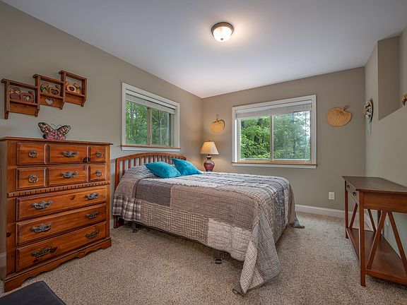 5th image of 1655 W Lakeshore Dr