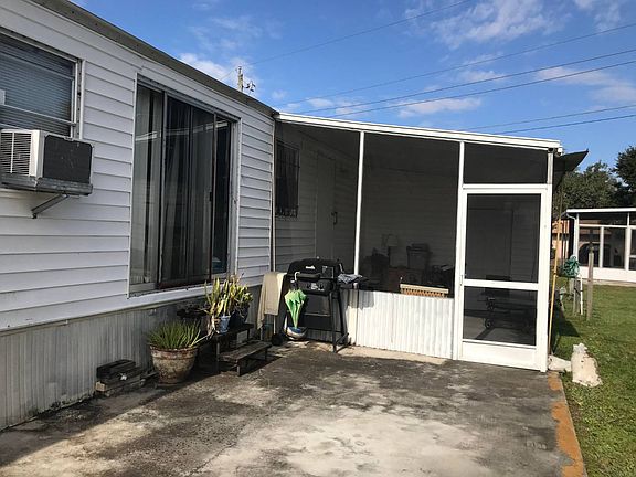 3rd image of 427 Calamondin St