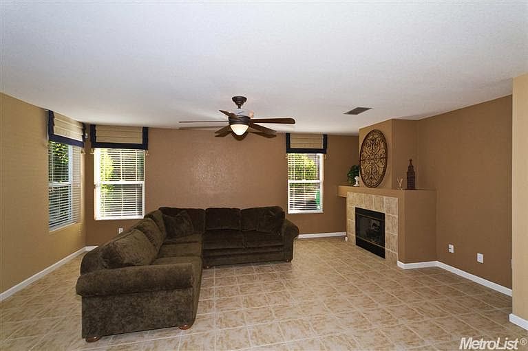 1st image of 4425 Voltaire Dr