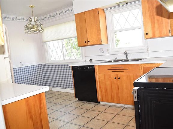 4th image of 4510 Vaughn Ln