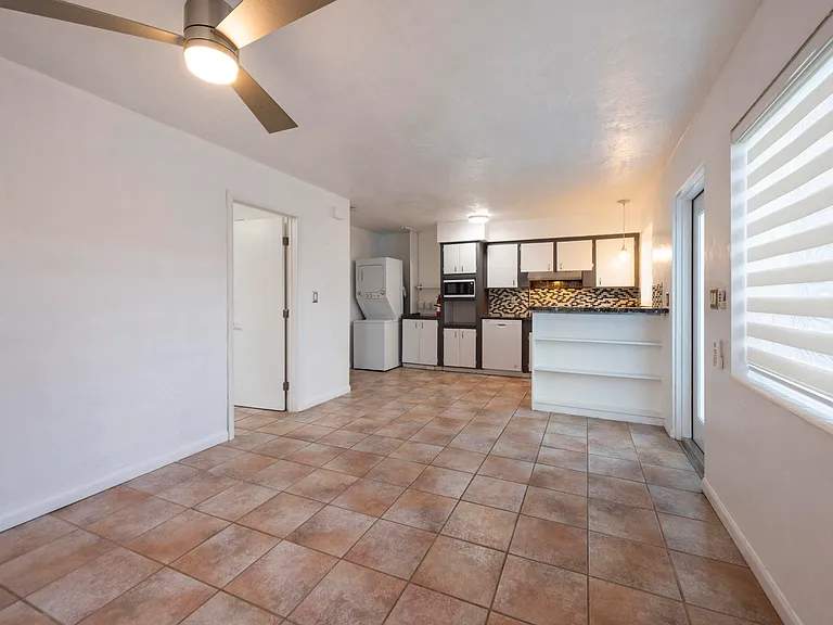 1528 NE 33rd St — Photo 13