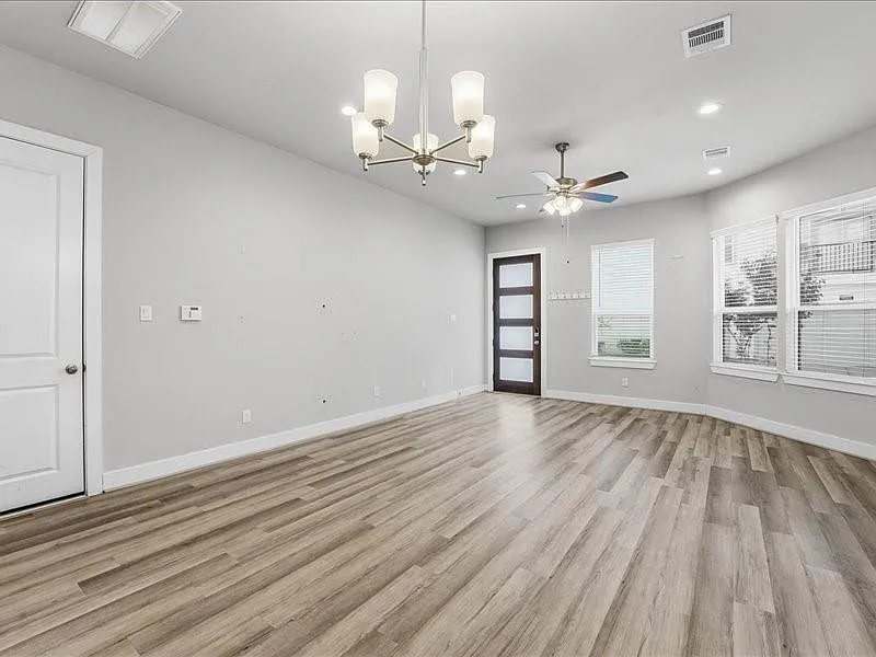 3 bed, 2.5 bath, 1596 sqft, $2,250 — Photo 3