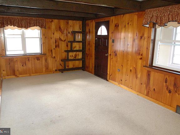 5th image of 1424 Millersville Pike