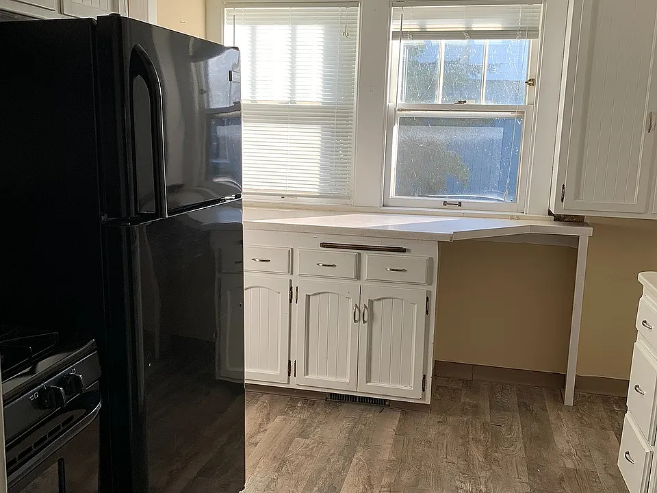 720 Clark - 4 Kitchen