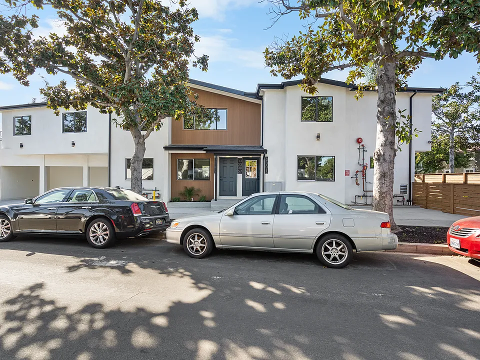 3301 S Beverly Dr #4