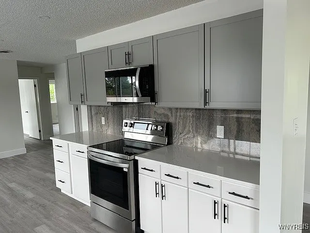 755 Center St — Photo 4