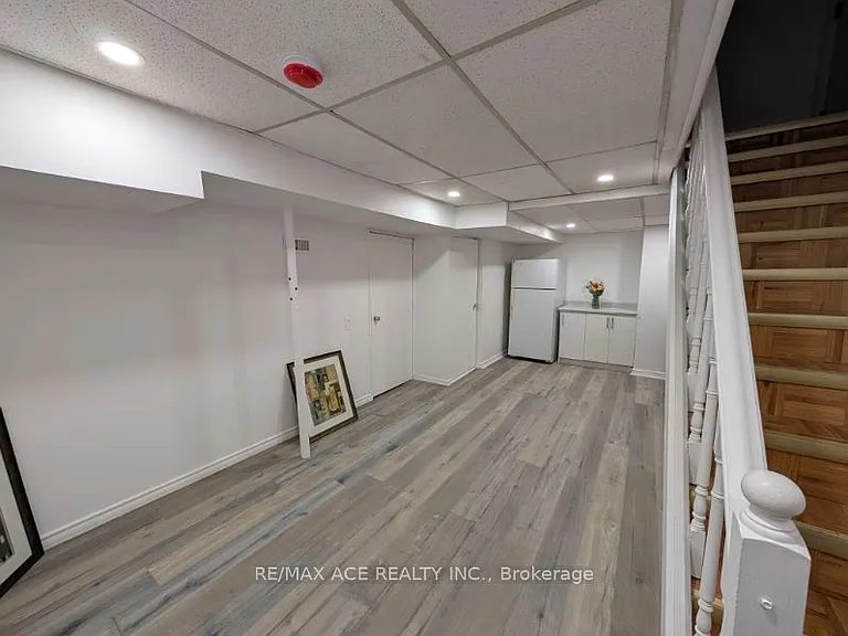 23 Riviera Dr #BASEMENT — Photo 4