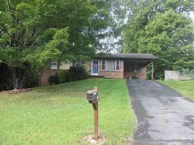 1st image of 305 Lisa Ln