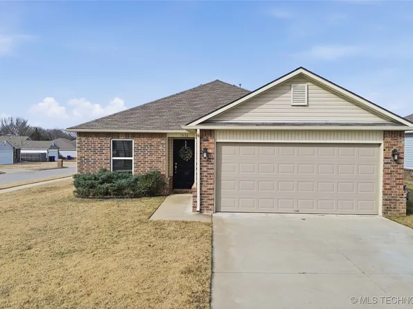 1536 S 30th Ct, Broken Arrow, OK 74014