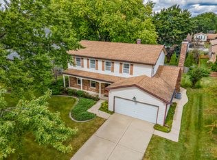 1024 Abbey Dr, Crystal Lake, IL 60014