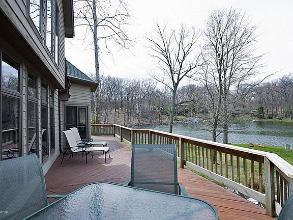 3rd image of 5714 Laura Dr