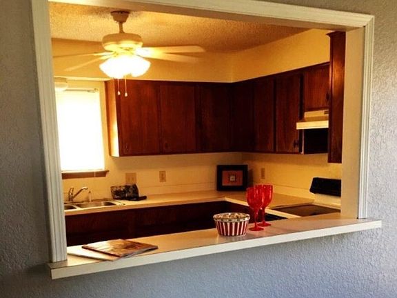 4th image of 405 SW 93rd St