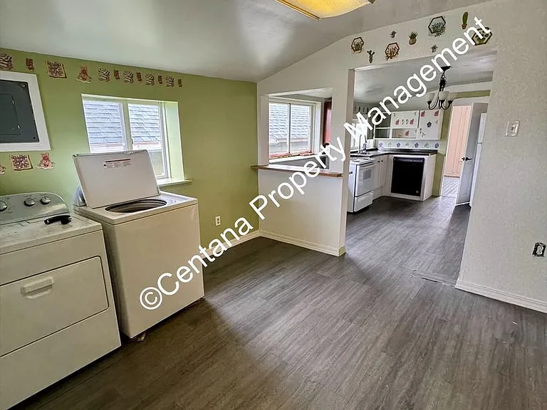 330 W Daly St — Photo 17