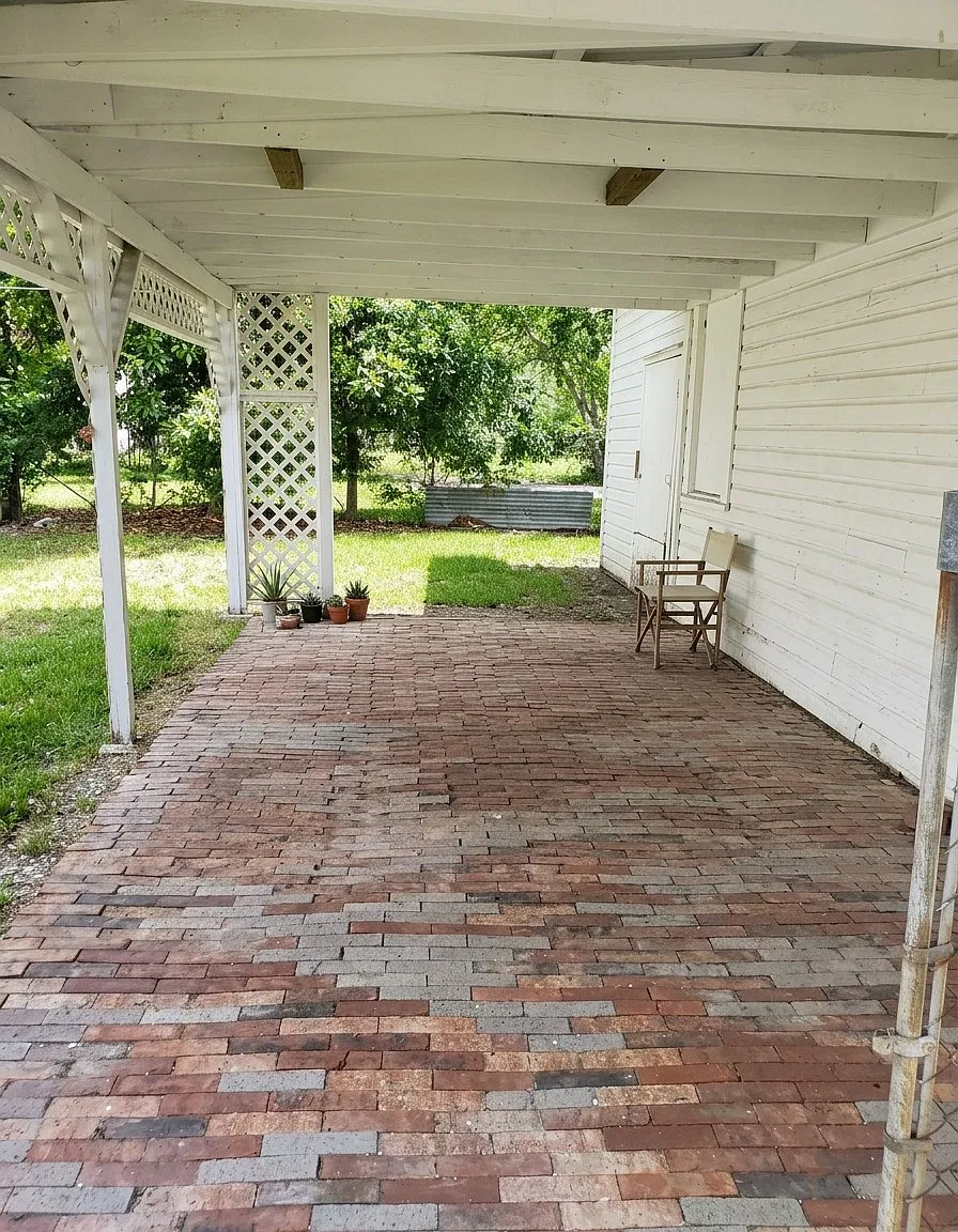 4 bed, 2400 sqft, $1,800 — Photo 2
