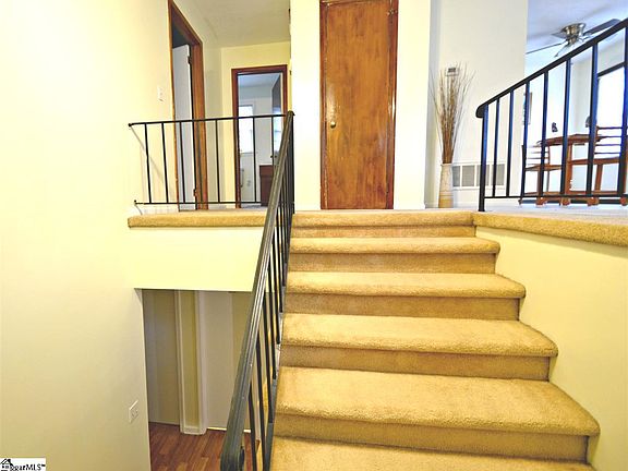4th image of 416 Sellwood Cir