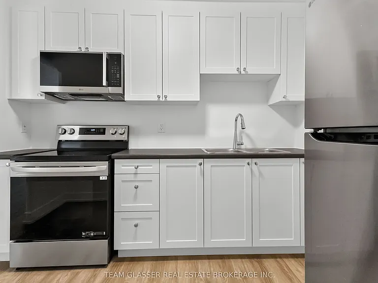 735 Wonderland Rd S #302 — Photo 11