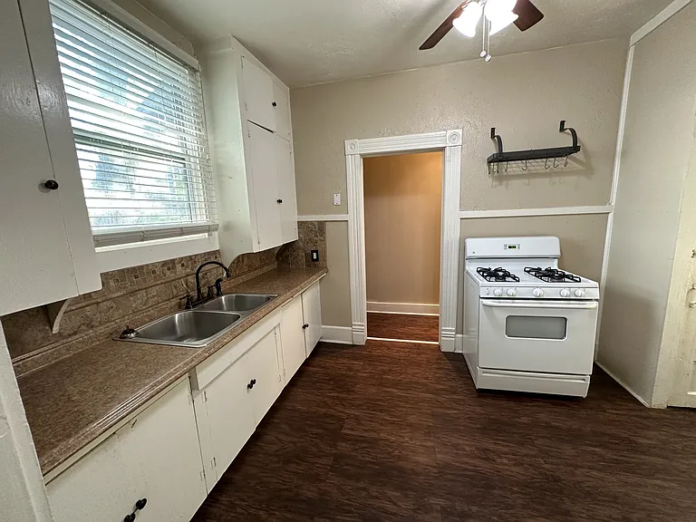132 Woodland St #3 — Photo 6