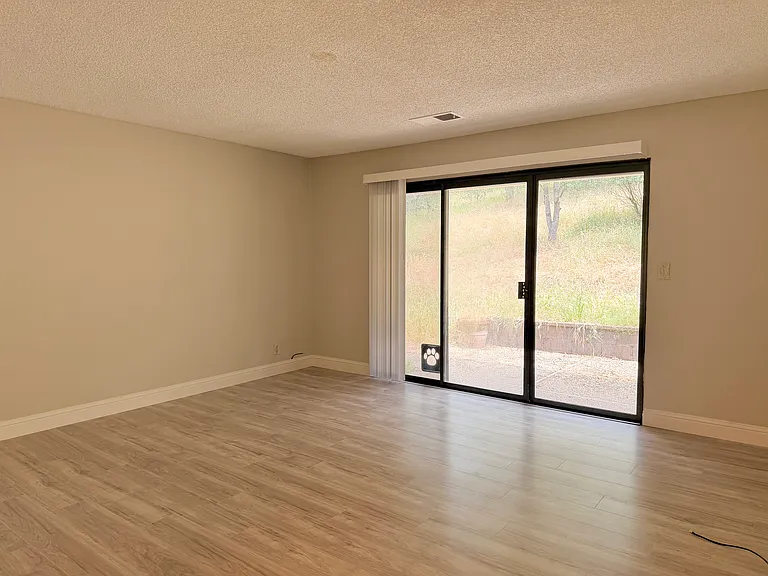 2401 Oakvale Dr — Photo 16