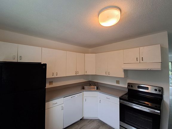 5th image of 103 Ledgeside Ave #B3