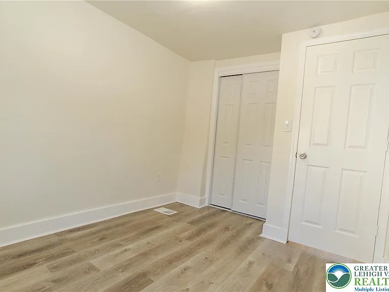330 Walnut St — Photo 11
