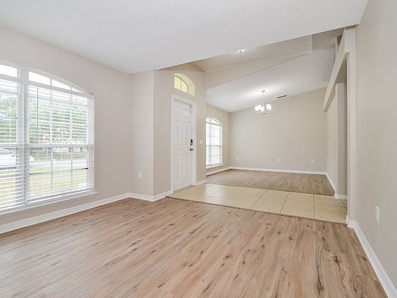 4th image of 903 Bonneville Ln