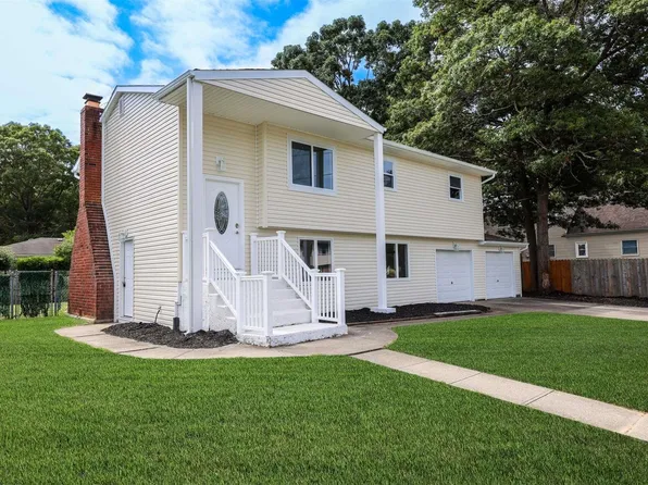 106 5th Street, Holbrook, NY 11741