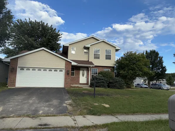 12421 Tippecanoe Pl, Crown Point, IN 46307