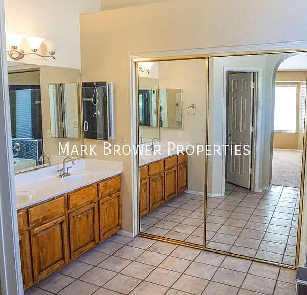 3641 W Linda Ln — Photo 12