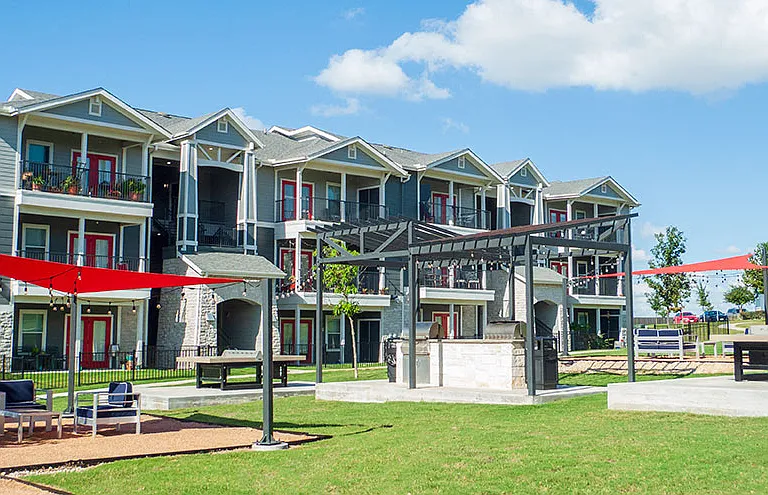 Parallax @ Georgetown Apartments — Photo 4