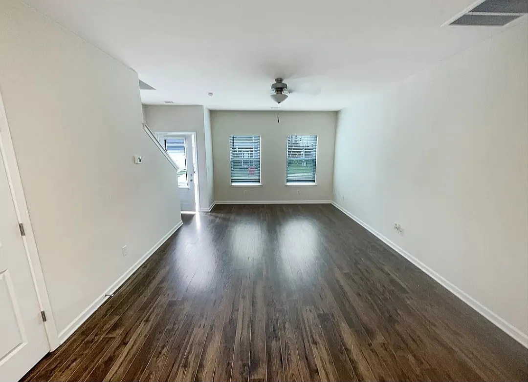 2 bed, 1173 sqft, $1,600 — Photo 3