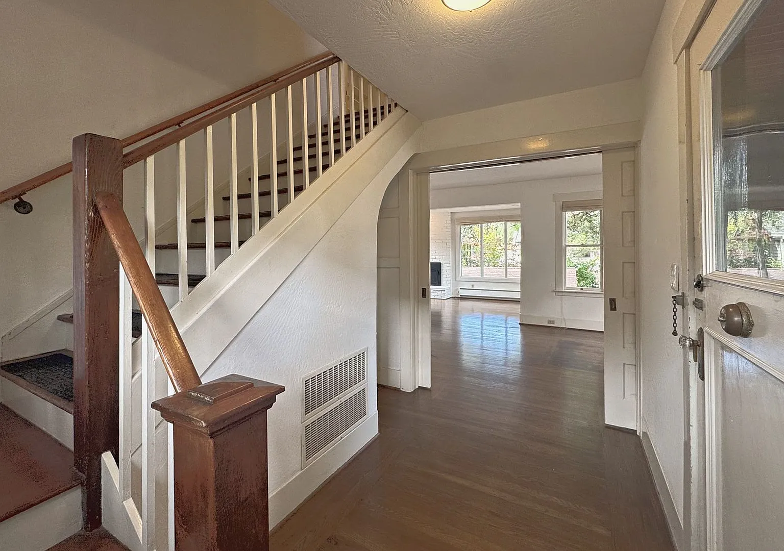 Spacious 4-Bedroom Home in Desirable College Terrace — Photo 3