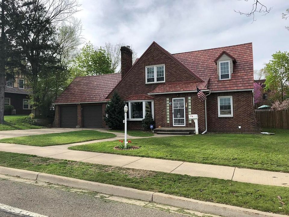 1st image of 68 Emmett St E