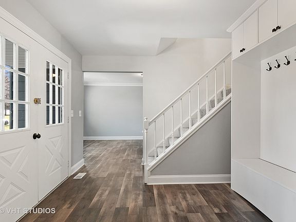 2nd image of 106 S Crest Ave