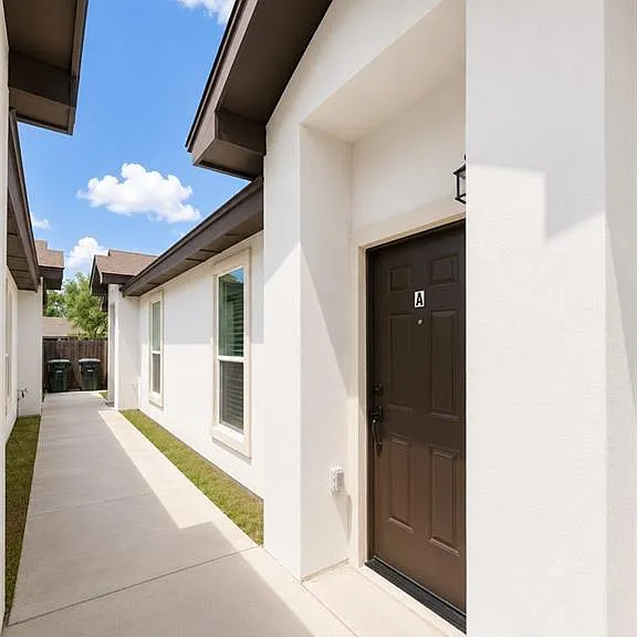 103 E Sgt Leonel Trevino Rd #C & A — Photo 2