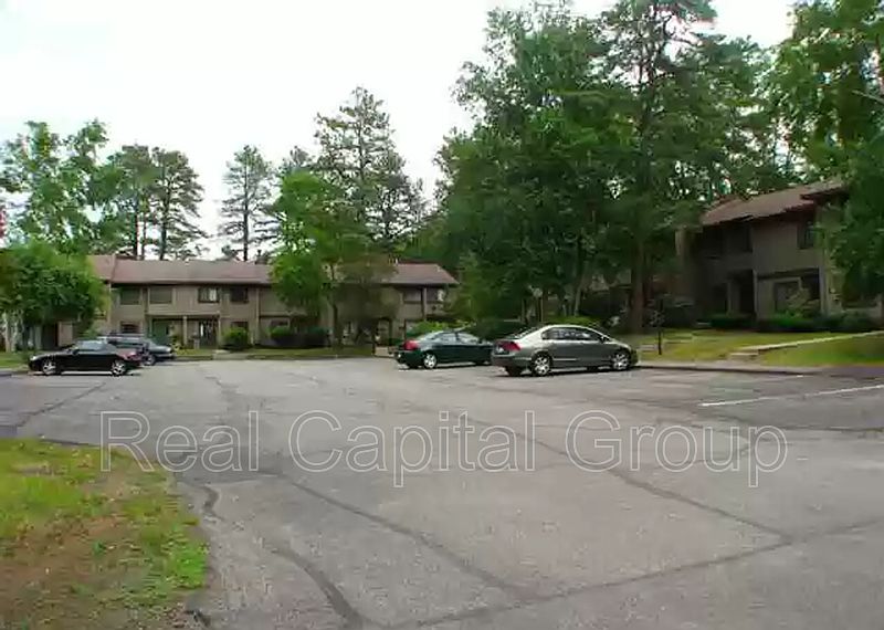 1st image of 11 Briarwood Ter