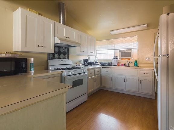5th image of 17032 Lawnwood St