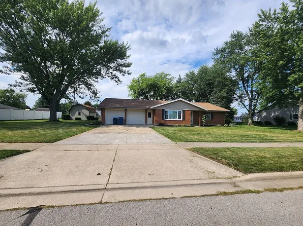 107 1st St, Russia, OH 45363